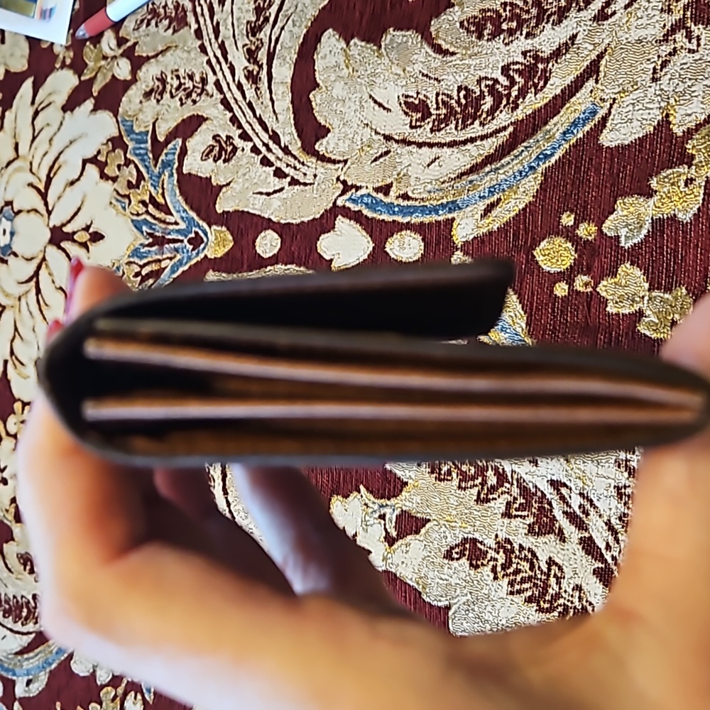 Louis Vuitton Sarah Wallet - Picture 3 of 12